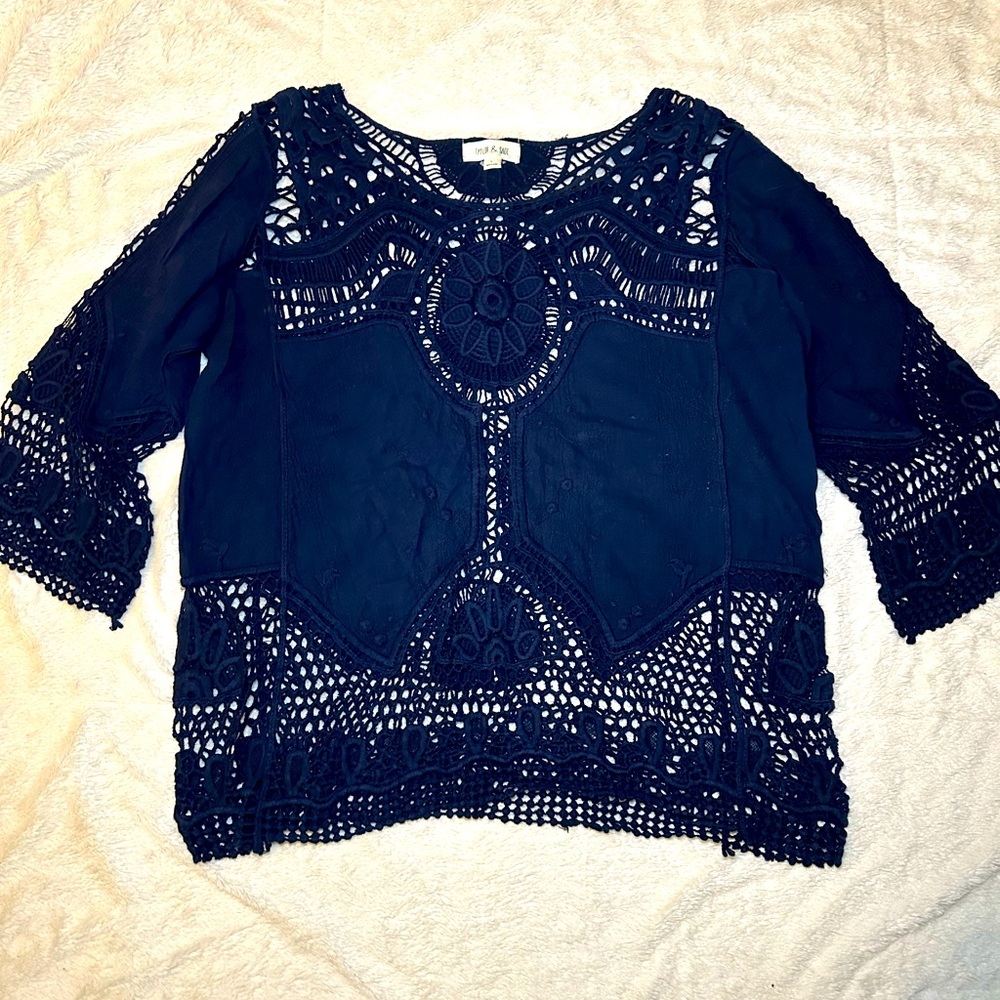 Taylor and Sage boutique top size L EUC